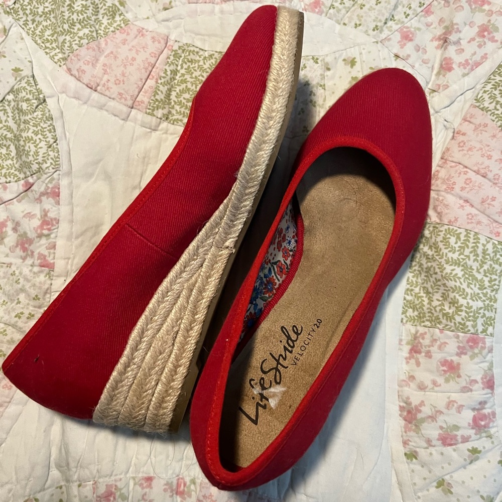 Life Stride red wedge, size 9.5.